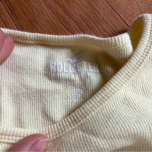 hollister womens xs Yellow T-Shirt crop Sunflower Embroidered ruffle new - Picture 4 of 7